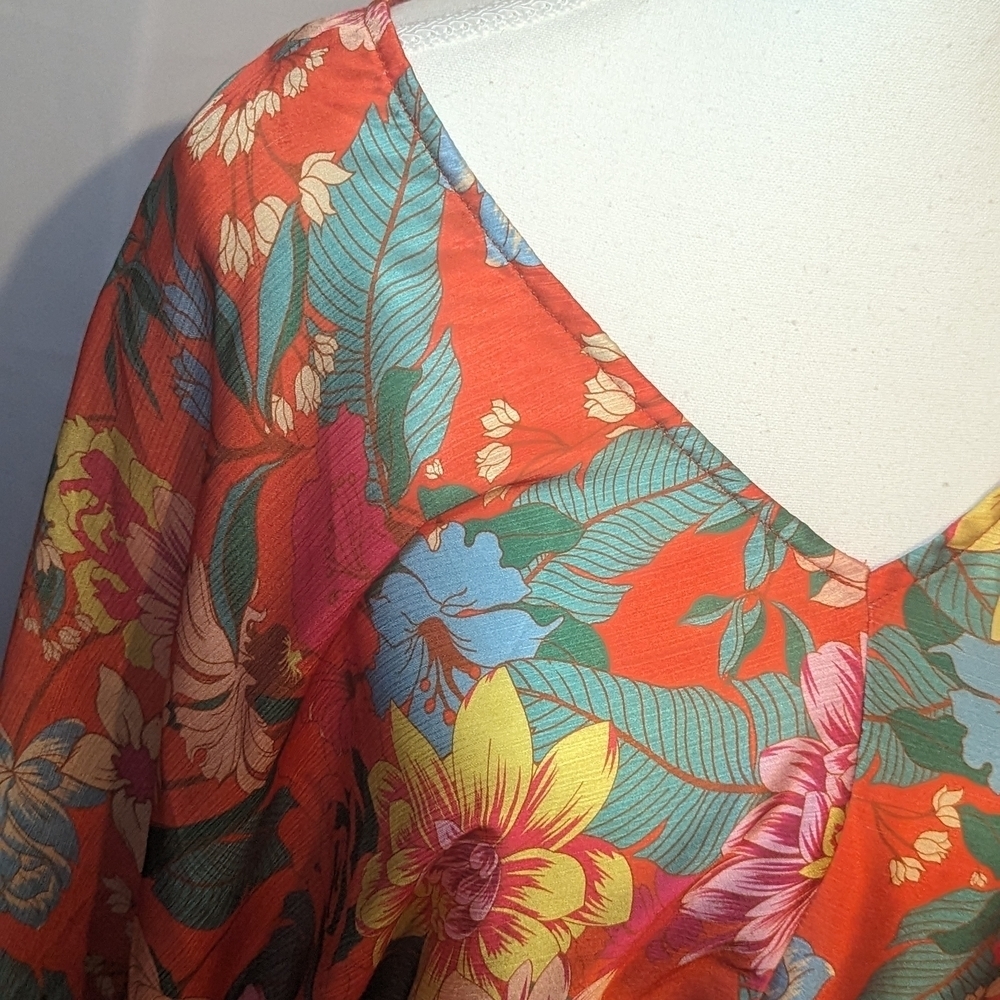 Umgee Red Floral V-Neck Blouse - Picture 4 of 12